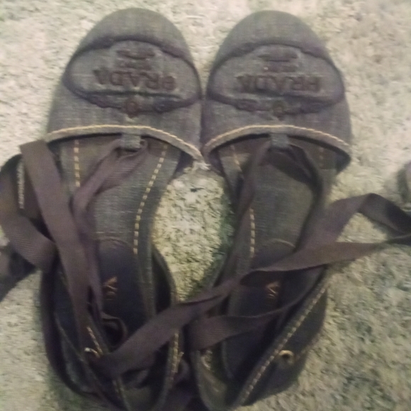 Size 5 woman's prada ballet blue jean flats that tie - Picture 1 of 4